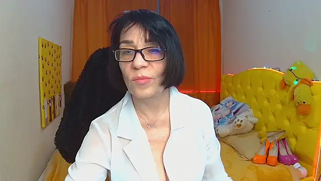 Snapshot of SandraHormas chatting on 02/18/25, 05:10 SandraHormas online show from 02/18/25, 05:10