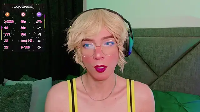 Snapshot of Sammy_Russell chatting on 09/17/25, 08:05 Sammy Russell online show from 09/17/25, 08:05