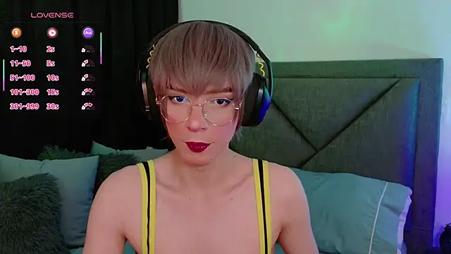 Snapshot of Sammy_Russell chatting on 10/08/25, 06:44 Sammy Russell online show from 10/08/25, 06:44