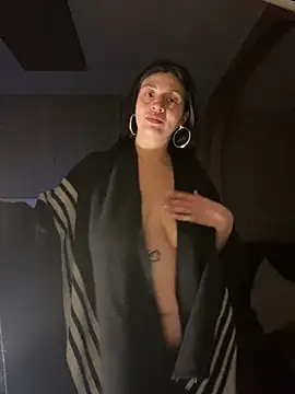 Snapshot of kriztal_pretty chatting on 12/08/24, 12:08 kriztal pretty online show from 12/08/24, 12:08