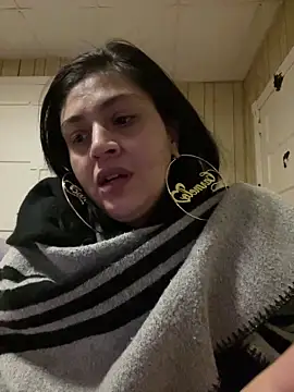 Snapshot of kriztal_pretty chatting on 12/13/25, 11:54 kriztal pretty online show from 12/13/25, 11:54