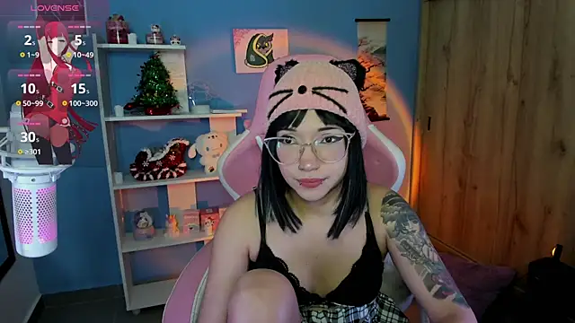 Snapshot of Artic_love chatting on 01/09/25, 05:44 Artic love online show from 01/09/25, 05:44