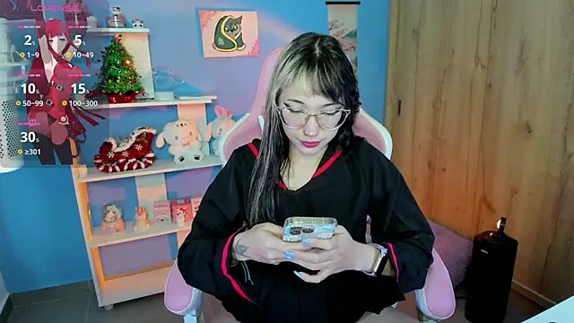 Snapshot of Artic_love chatting on 01/21/25, 06:11 Artic love online show from 01/21/25, 06:11