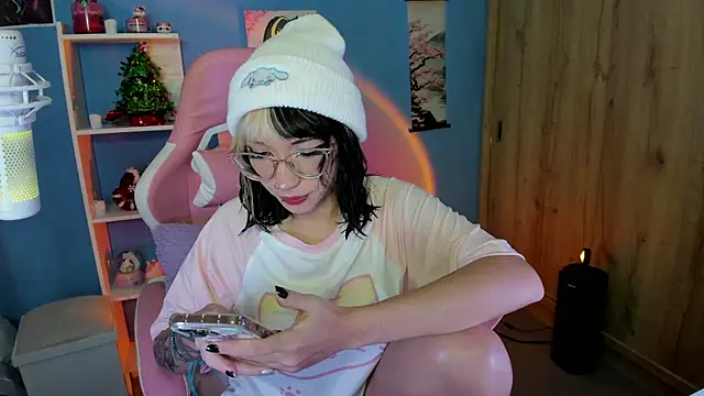 Snapshot of Artic_love chatting on 03/04/25, 07:08 Artic love online show from 03/04/25, 07:08