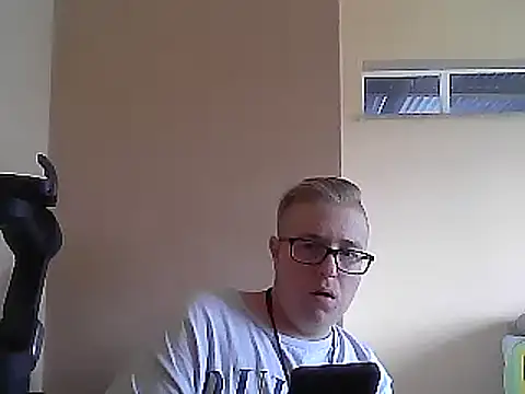 bisexualboy05 online show from 01/13/25, 08:26