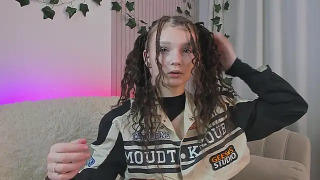 Snapshot of CindyGarrison chatting on 01/16/25, 11:37 CindyGarrison online show from 01/16/25, 11:37