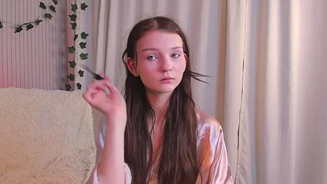 Snapshot of CindyGarrison chatting on 02/19/25, 12:35 CindyGarrison online show from 02/19/25, 12:35