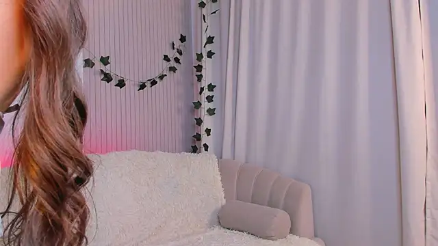 Snapshot of CindyGarrison chatting on 02/19/25, 03:39 CindyGarrison online show from 02/19/25, 03:39