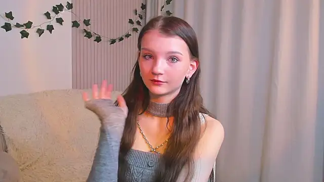 Snapshot of CindyGarrison chatting on 02/25/25, 11:00 CindyGarrison online show from 02/25/25, 11:00