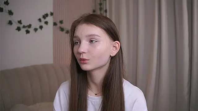 Snapshot of CindyGarrison chatting on 03/20/25, 12:40 CindyGarrison online show from 03/20/25, 12:40