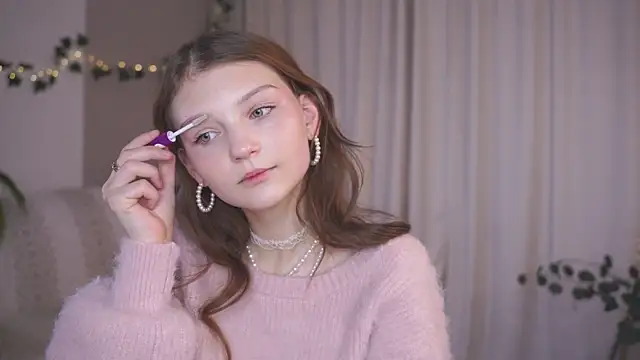 Snapshot of CindyGarrison chatting on 09/13/25, 01:05 CindyGarrison online show from 09/13/25, 01:05