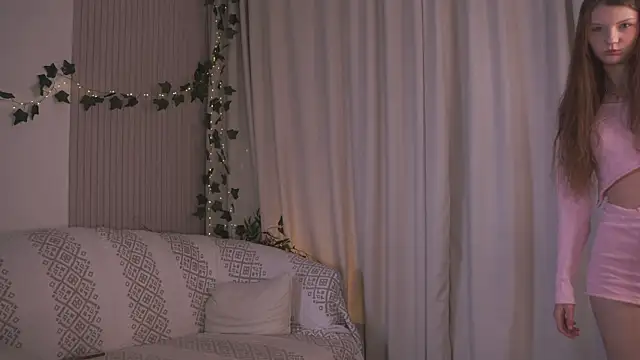 Snapshot of CindyGarrison chatting on 10/26/25, 01:11 CindyGarrison online show from 10/26/25, 01:11