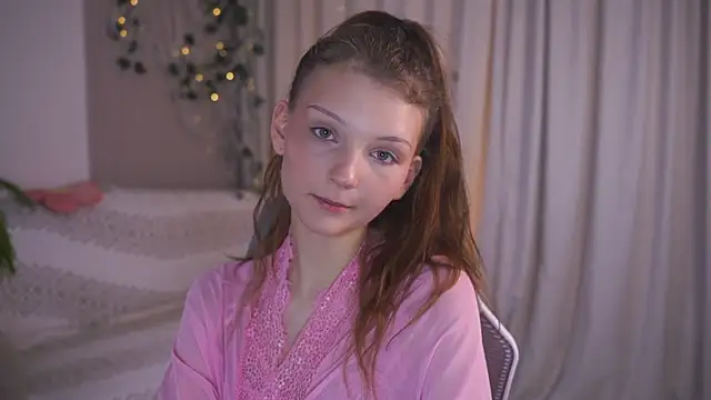 Snapshot of CindyGarrison chatting on 11/06/25, 10:32 CindyGarrison online show from 11/06/25, 10:32