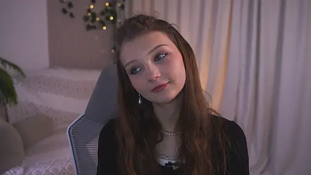 Snapshot of CindyGarrison chatting on 11/07/25, 09:59 CindyGarrison online show from 11/07/25, 09:59