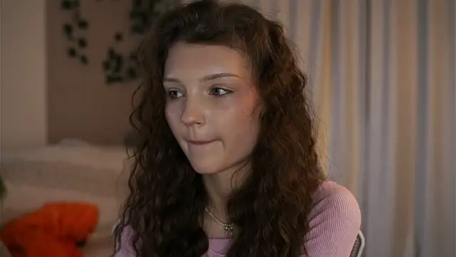 Snapshot of CindyGarrison chatting on 11/16/25, 11:32 CindyGarrison online show from 11/16/25, 11:32