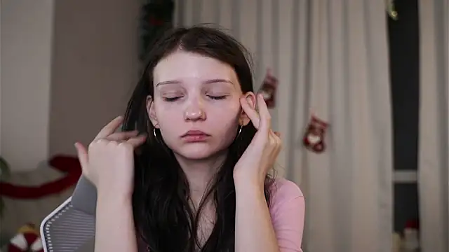 Snapshot of CindyGarrison chatting on 12/15/25, 12:15 CindyGarrison online show from 12/15/25, 12:15