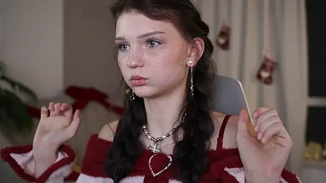 Snapshot of CindyGarrison chatting on 12/17/25, 10:49 CindyGarrison online show from 12/17/25, 10:49