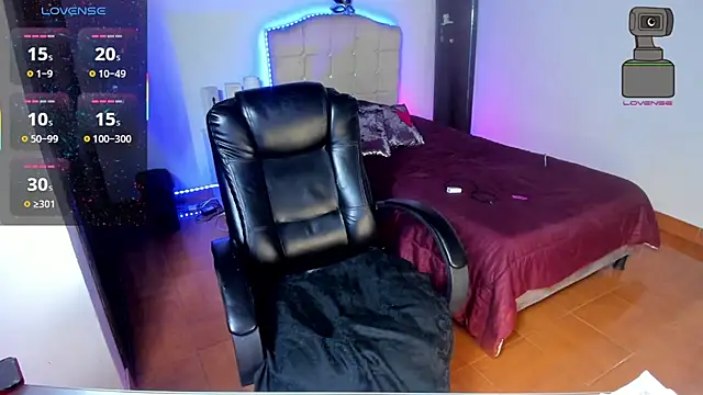 Snapshot of vampirellaa_crazy_ chatting on 03/12/25, 01:58 vampirellaa crazy online show from 03/12/25, 01:58