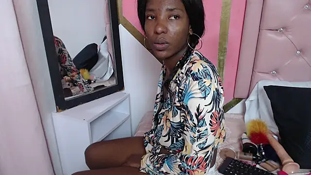 Snapshot of Madeline_Woods chatting on 02/26/25, 07:27 Madeline Woods online show from 02/26/25, 07:27