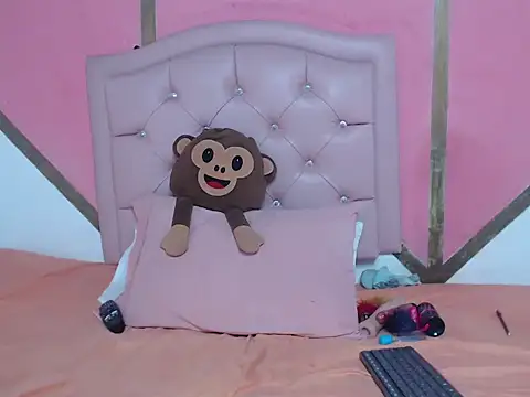 Snapshot of Madeline_Woods chatting on 10/13/25, 02:50 Madeline Woods online show from 10/13/25, 02:50