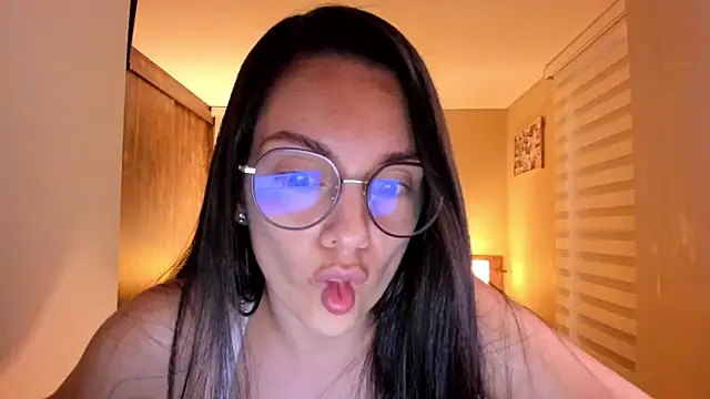 Snapshot of anabel_025 chatting on 03/04/25, 10:05 anabel 025 online show from 03/04/25, 10:05