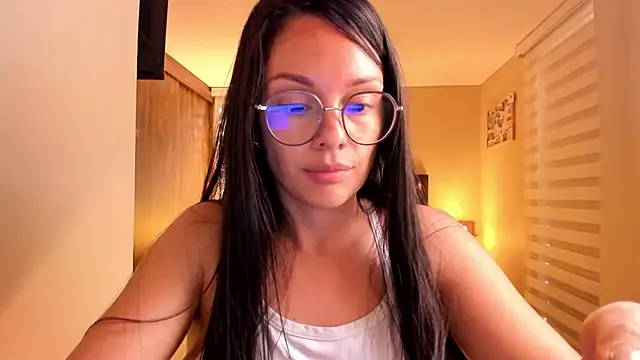 Snapshot of anabel_025 chatting on 03/15/25, 08:43 anabel 025 online show from 03/15/25, 08:43