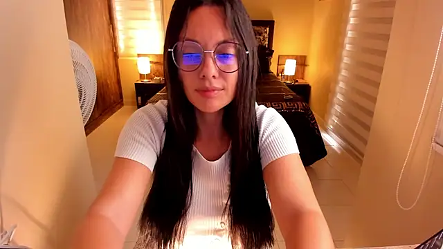 Snapshot of anabel_025 chatting on 10/27/25, 04:11 anabel 025 online show from 10/27/25, 04:11