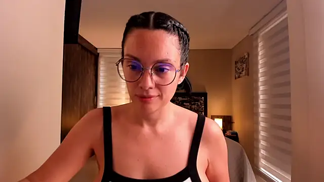 Snapshot of anabel_025 chatting on 12/02/25, 04:35 anabel 025 online show from 12/02/25, 04:35