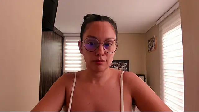Snapshot of anabel_025 chatting on 04/18/26, 07:18 anabel 025 online show from 04/18/26, 07:18