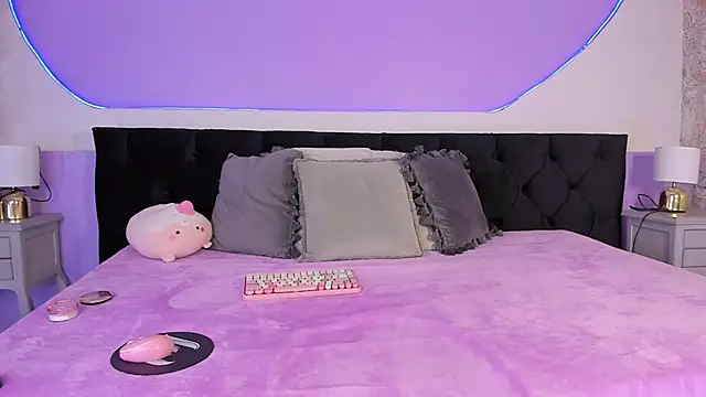 Julieta Cortes   online show from 10/01/25, 12:00