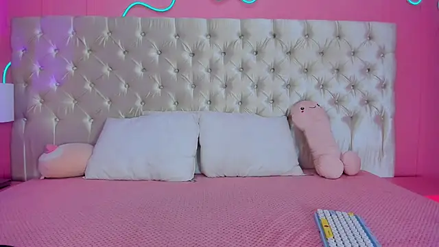 Julieta Cortes   online show from 02/27/26, 12:16