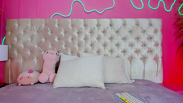 Julieta Cortes   online show from 03/16/26, 11:58