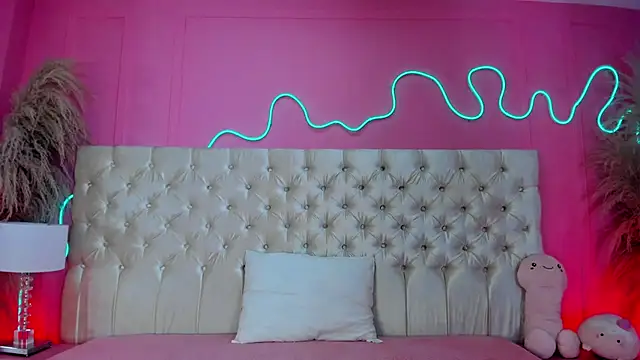 Julieta Cortes   online show from 03/24/26, 12:43