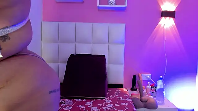 Alanna hot3 online show from 10/24/25, 07:43