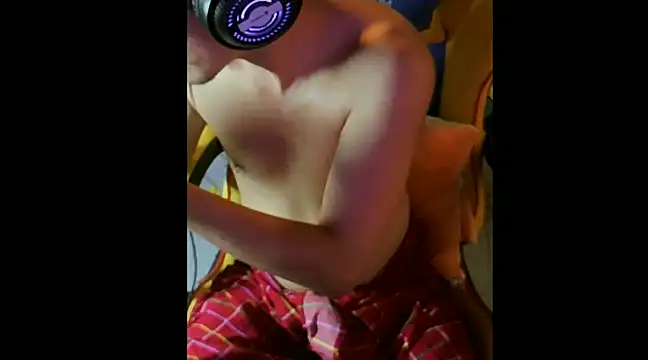 Snapshot of cloudyth1994 chatting on 12/07/24, 03:52 cloudyth1994 online show from 12/07/24, 03:52