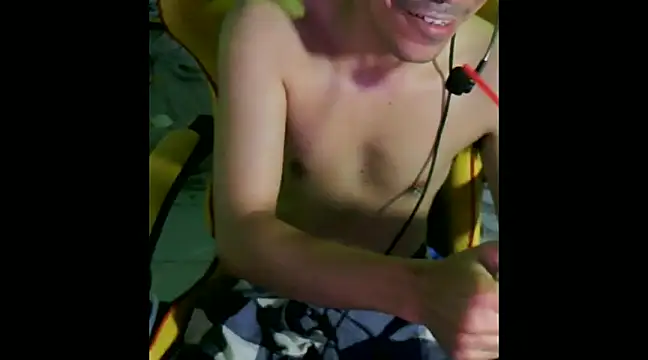 Snapshot of cloudyth1994 chatting on 12/12/24, 09:26 cloudyth1994 online show from 12/12/24, 09:26