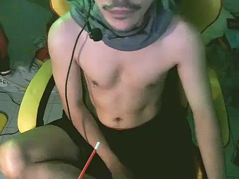 Snapshot of cloudyth1994 chatting on 12/22/24, 08:03 cloudyth1994 online show from 12/22/24, 08:03