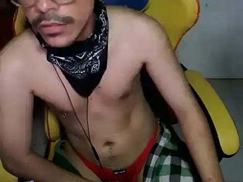 Snapshot of cloudyth1994 chatting on 02/26/25, 05:07 cloudyth1994 online show from 02/26/25, 05:07