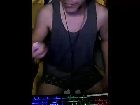 Snapshot of cloudyth1994 chatting on 03/04/25, 05:24 cloudyth1994 online show from 03/04/25, 05:24