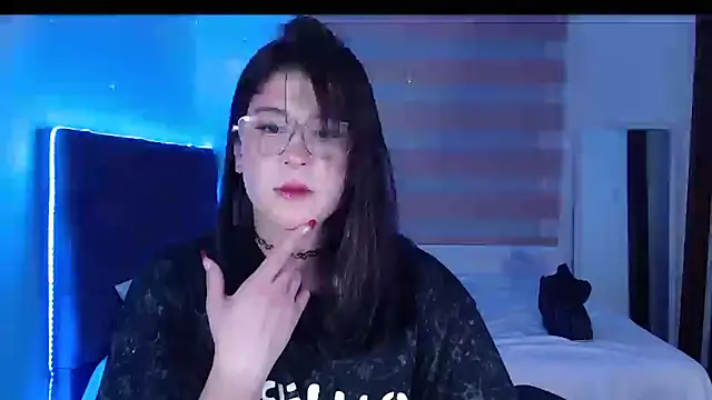 Snapshot of Yuri_Stars chatting on 02/09/25, 10:43 Yuri Stars online show from 02/09/25, 10:43