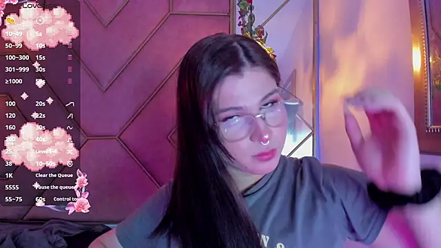 Snapshot of Yuri_Stars chatting on 02/21/25, 02:27 Yuri Stars online show from 02/21/25, 02:27