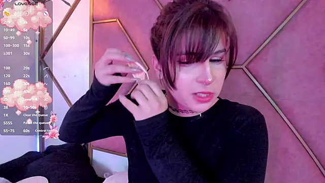 Snapshot of Yuri_Stars chatting on 03/05/25, 06:45 Yuri Stars online show from 03/05/25, 06:45