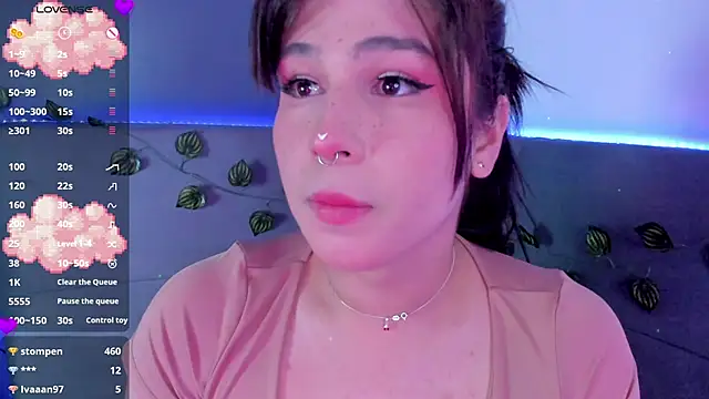 Snapshot of Yuri_Stars chatting on 03/12/25, 05:28 Yuri Stars online show from 03/12/25, 05:28