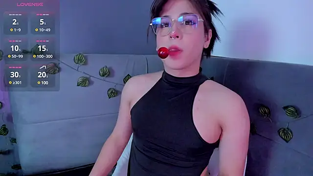 Snapshot of Yuri_Stars chatting on 03/15/25, 08:04 Yuri Stars online show from 03/15/25, 08:04