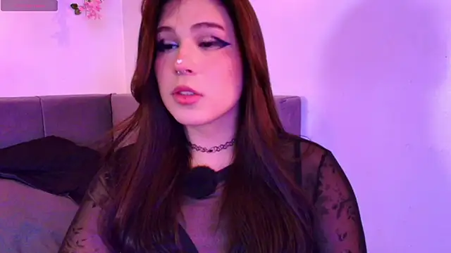 Snapshot of Yuri_Stars chatting on 02/14/26, 04:42 Yuri Stars online show from 02/14/26, 04:42