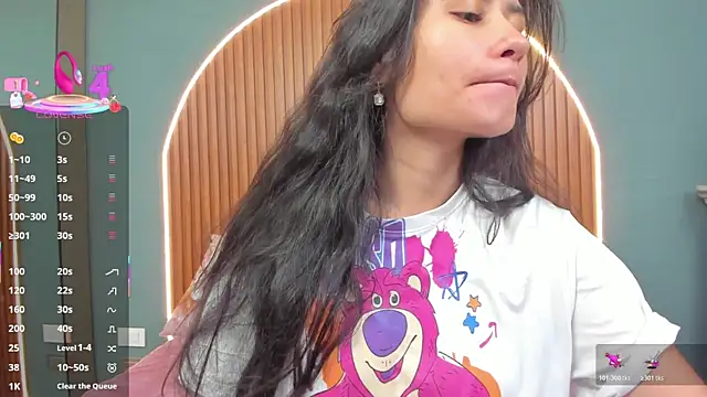 NayeCloud online show from 12/19/25, 03:46