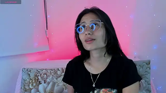 NayeCloud online show from 03/22/26, 05:33