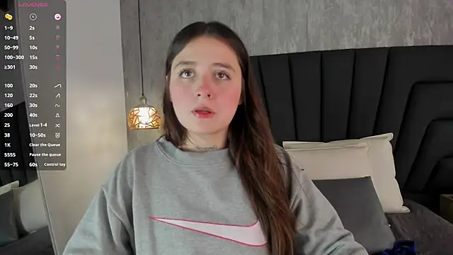 Sabrina Lennox online show from 03/07/25, 07:38