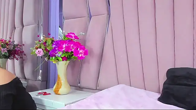 Snapshot of Sasha_Petitte chatting on 12/03/25, 03:47 Sasha Petitte online show from 12/03/25, 03:47