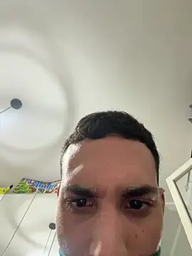 Snapshot of ciokoleit chatting on 12/21/25, 06:48 ciokoleit online show from 12/21/25, 06:48